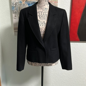 Pendleton vintage classic black‎ blazer women’s petite size 8. Dry clean only